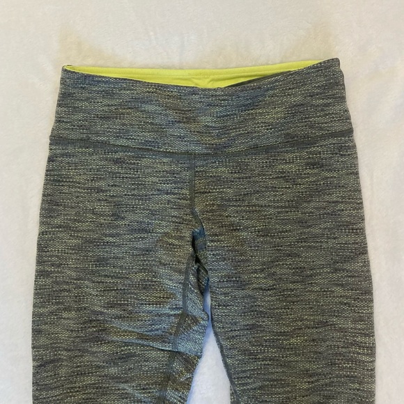 Lululemon cropped leggings grey size 4 - Picture 3 of 7